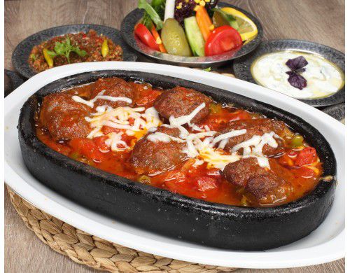 Kiremitte Soslu Köfte